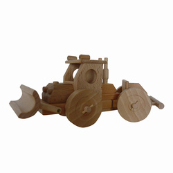 Tracteur forestier en bois naturel