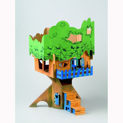 Arbre cabane en carton