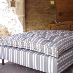 Matelas traditionnel en laine renforcée